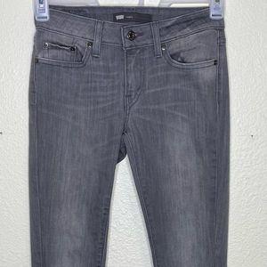Levi 535 Black Lable Jeggings Size Small. Stone wash grey black ready to go